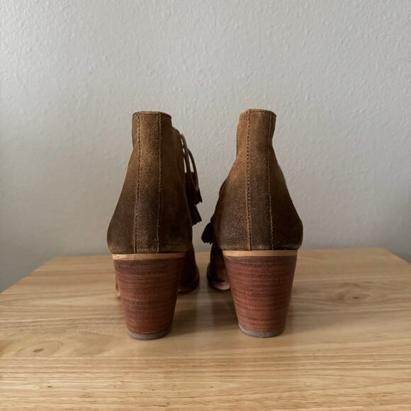 NWOB Crevo Sumerset Tassle Lace Up Leather Suede Heel Ankle Booties Boots Sz 8 - Picture 3 of 6